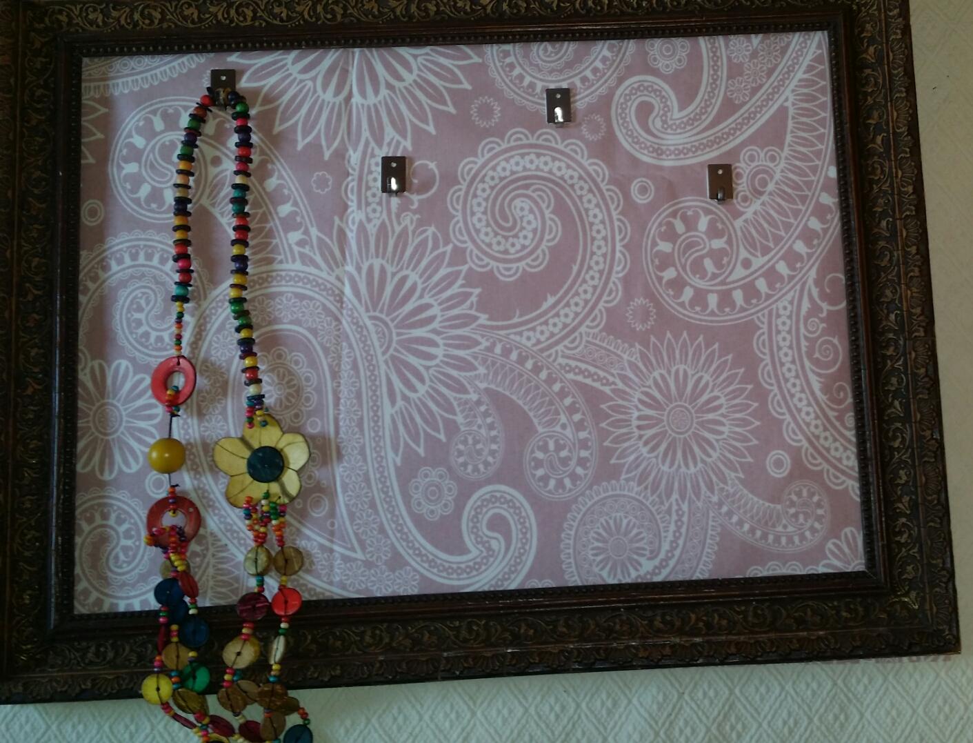 Marco para colgar collares
